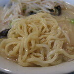 天鴻餃子房 - たん麺の麺