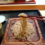 鮨みなと - 大将が打っています。