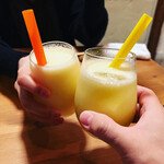 Oimatsuchou Rabitto - 先ずはフルーツジュース（桃とメロン）で乾杯