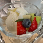 お食事処 だんらん日和 - 本日のランチ(\1,650)　デザート（自家製ミルクジェラート）