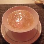 中国料理 陽明殿 - フカヒレ入りズワイ蟹と冬瓜のスープ