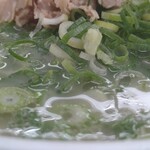元祖ラーメン長浜家 - スープ側