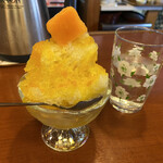 ち～家食堂 - アフターかき氷　通常はイチゴシロップのみですがこの日は売り切れで特別マンゴー！