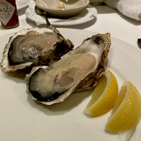 Empire Steak House Roppongi - こないだと一緒の牡蠣は半打をわけっこ。