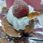 エスト・ローヤル - 生クリームとイチゴがでーん(^^)