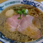 はまんど - これが「虎」のラーメン　熟醤油ラーメン５８０円（具はチャーシュー２枚、メンマ、青ねぎ）