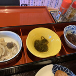 やまくま - 小鉢（ミミガー、沖縄もずく、肉味噌）