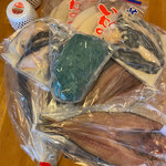 努の店 - 一昨年の年末にお取り寄せした品
                                
                                カニ、イクラ、ホッケ、銀鱈切り身粕漬け、
                                
                                イカなど　