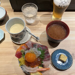 SUSHI MANISHI - 海鮮丼（上から）