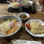 Shihokawa - チャーシューワンタン麺、チャーハン