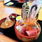 Oshokujisakedokoro Kazu - 特上海鮮丼￥1980