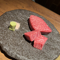 和牛とタン 焼肉 とみ 新橋本店 - 