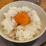 Beef Junkie - トッピング 名古屋コーチン生卵＋九州醤油 300円