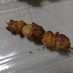 炭火焼鳥 唐揚げ 鳥よし - ももニンニク