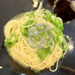 VANNO - スパゲッティ生シラスと万願寺唐辛子のアーリオ・オーリオ