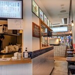 好香味坊 - 本場の露店を彷彿とさせる佇まいでお気軽独り呑みが捗る！