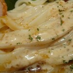 피노키오 - 우동의 매끄러운 표면. 참깨 소스와 함께!