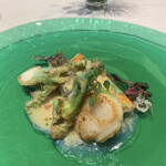 Restaurant Kamikura - お魚は2種、帆立、タラの芽などの山菜のフリット添え