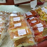 Tsuruya Pan - 他のパンも売ってます