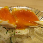 SOBAMAE KUROKI - 半熟卵とシュレッドチーズが印象的