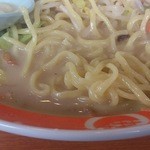 長崎ちゃんめん - 麺は黄色みを帯びてます。