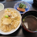 馳走 きむら - 美味しいご飯を赤出汁しじみの味噌汁、お新香が脇を固めます♪奈良漬と胡瓜糠漬けもとても美味しい♪