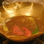 肉割烹 五平 - 火の物 サーロインすき焼きを作っているところ(おまかせコース料理)