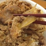 なか卯 - 【和風牛丼】他の牛丼屋さんにない具材としてはしらたきが入ってました。