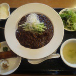 Chuugoku Shanhai Ryourishan Shan - ジャージャー麺（ジャージャー麺、サラダ、スープor半ライス、点心2種、杏仁豆腐、ドリンク）…900円