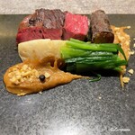 丸新 - 大和牛のハラミ焼ステーキと蒸し焼の蕪に韮の付合せ