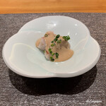 丸新 - 伊豆稲取産の金目鯛の湯霜造り肝ソース