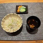 丸新 - 白魚の炊込みごはんと糠漬と赤だし椀(御開帳)