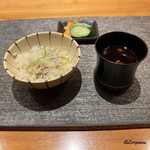 丸新 - 白魚の炊込みごはんと糠漬と赤だし椀(御開帳)