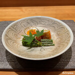 丸新 - 吉知次焼に鮃の木の芽焼､人参と柑橘の小鉢､酢取り茗荷､隠元胡麻和え､大和牛と新玉葱の丑捏焼