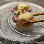 丸新 - 自家製マヨネーズとともに味わう帆立貝柱と冬瓜の翡翠煮