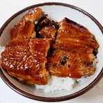 ほかほか弁当 - 丼にしました（1匹を3人で分けます～）