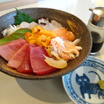 シロクマ食堂 - ウニ入り海鮮丼3200円