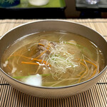 よし町 - 【お椀】沢煮椀
      塚原牧場 梅山豚 角煮
      牛蒡 えのき 木くらげ 人参 三つ葉 新玉葱 白髪葱