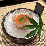 よし町 - 【先付け】すり流し
      フルーツトマト 蓴菜