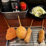 Shinsekai Kushikatsu Ittoku - 紅しょうが 220円。玉子 264円。豚 132円。牛 154円。