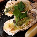 イタリア食堂BiBBER - 殻付き牡蠣のオーブン焼き