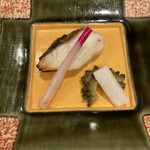 北新地 鮨 葵 - 鯛の酒盗焼き　ゴーヤと山芋の漬物がさっぱり美味しい