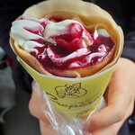 creperie - 料理写真:アイスクレープ　ブルーベリーソーストッピング