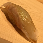 すが弥 - 宮城の星鰈。眞子鰈にプロテインを飲ませたかのような筋肉質にビックリポン