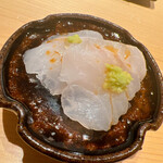 すが弥 - クエです。10日寝かせなのに、弾力が半端無い。三重で水揚げされた太平洋産。外洋なので肉質が強い