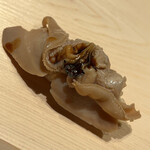 すが弥 - 鹿島灘の煮蛤。内臓のモフモフを敢えて生かした仕立て