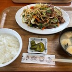 萬来軒 - レバニラ炒め定食