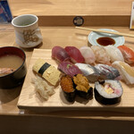 Sushi Masa - にぎり13貫 1210円