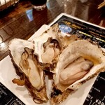 Gotsubo - 牡蠣の酒蒸し 490円