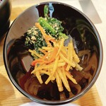 산코우 인 이세시 에키마에 - 시금치 참깨 무침과 고구마 볶음